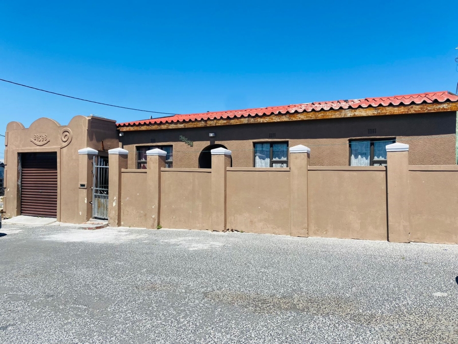 3 Bedroom Property for Sale in Mandela Park Western Cape
